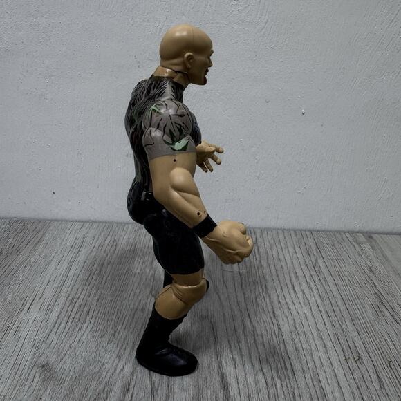 1996 WWE Stone Cold Steve Austin Jakks Pacific RAW Is War Wrestling Figure - Picture 2 of 7